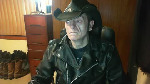 leathergreaser online show from July 5, 8:34 pm