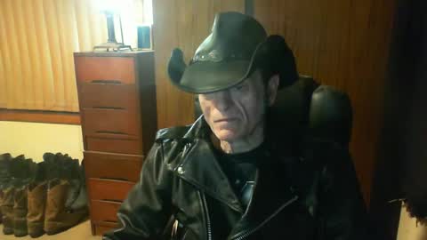 leathergreaser online show from July 10, 9:26 am