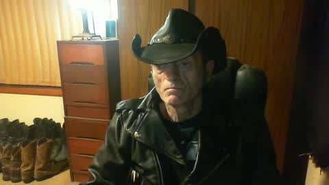 leathergreaser online show from July 10, 10:32 am