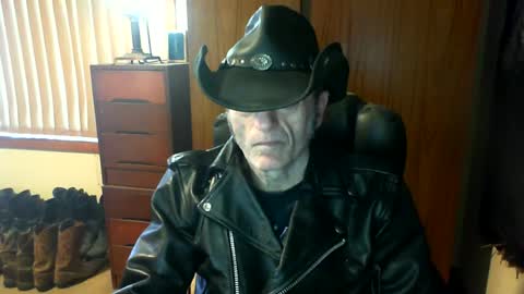 leathergreaser online show from July 11, 12:05 am