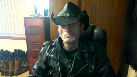 leathergreaser online show from July 11, 1:11 am