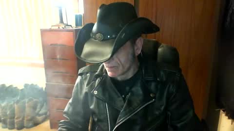 leathergreaser online show from July 11, 5:46 am