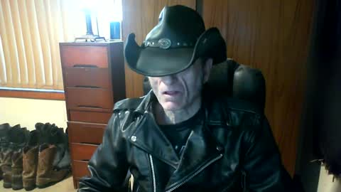 leathergreaser online show from July 11, 6:52 am