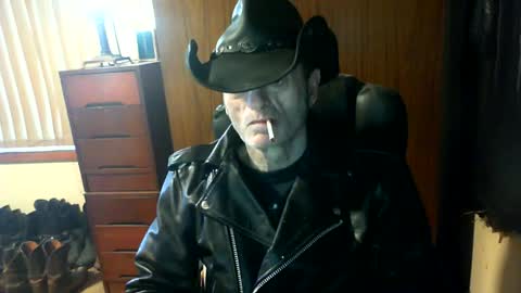 leathergreaser online show from July 12, 10:38 pm