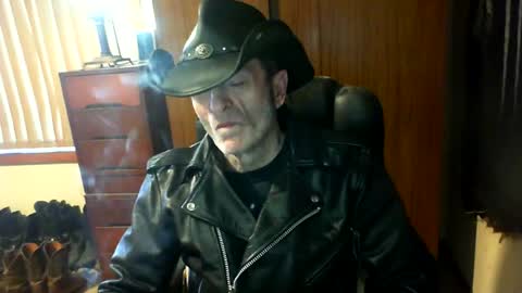 leathergreaser online show from July 14, 1:55 am