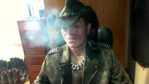 leathergreaser online show from July 20, 4:59 am