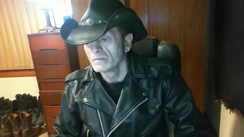 leathergreaser online show from July 20, 7:28 pm