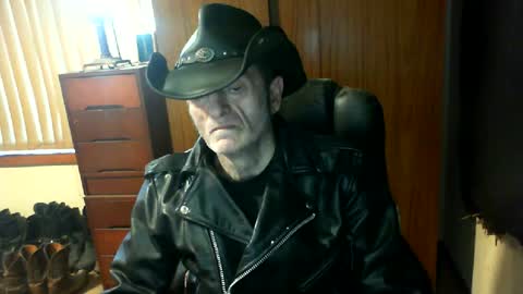 leathergreaser online show from July 20, 9:51 pm
