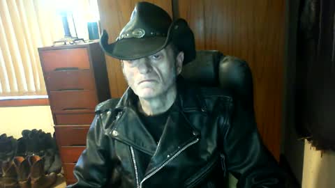 leathergreaser online show from July 20, 10:57 pm