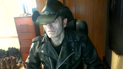leathergreaser online show from July 21, 4:16 am