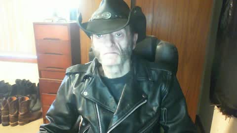 leathergreaser online show from August 13, 10:02 pm
