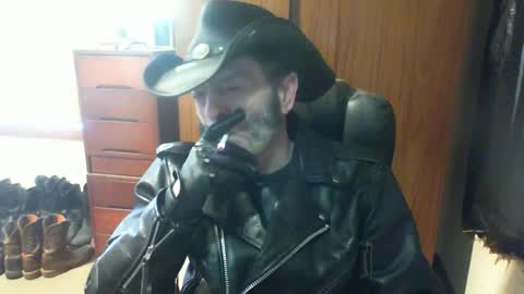 leathergreaser online show from August 14, 1:20 am
