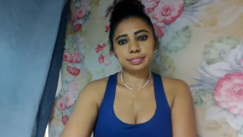 leatianaa online show from August 10, 10:44 pm