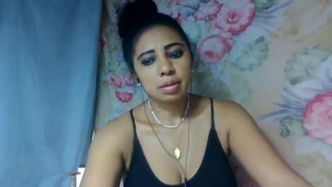 leatianaa online show from August 11, 9:50 pm