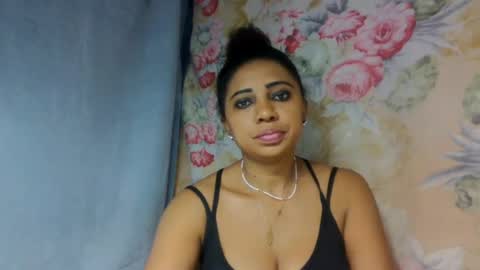 leatianaa online show from August 13, 9:51 pm