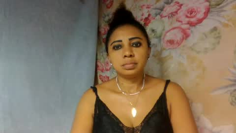 leatianaa online show from August 15, 7:18 pm