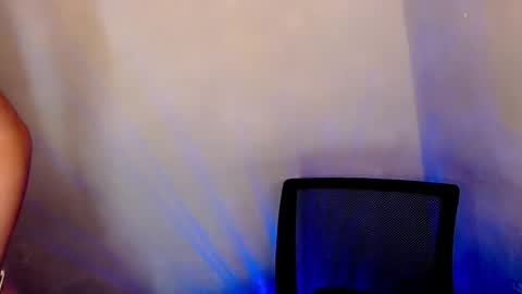 lebo_might online show from July 29, 3:19 pm