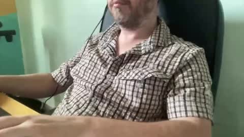 lee_8891 online show from August 4, 8:00 am
