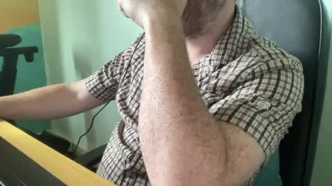 lee_8891 online show from August 4, 9:06 am