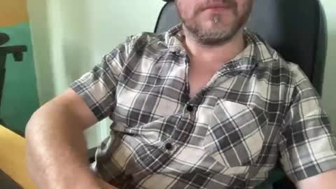 lee_8891 online show from August 7, 8:14 am
