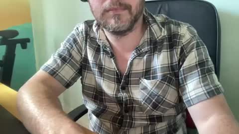 lee_8891 online show from August 7, 11:43 am