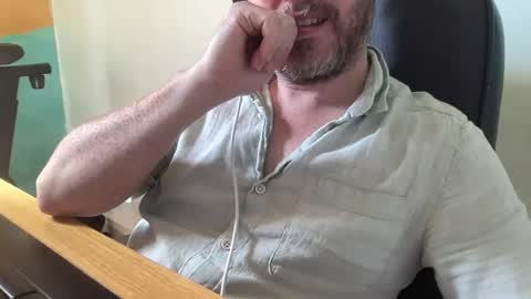 lee_8891 online show from August 12, 9:33 am