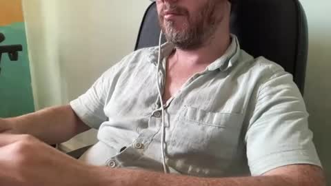 lee_8891 online show from August 12, 11:45 am
