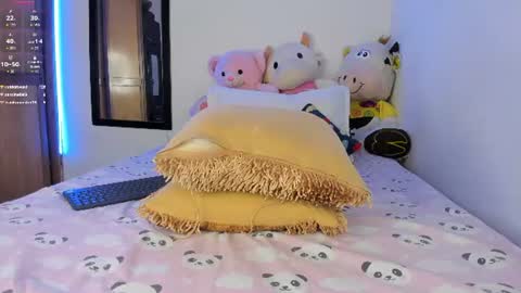 lee_ash online show from August 10, 3:02 pm