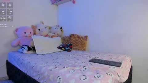 lee_ash online show from August 11, 1:57 pm