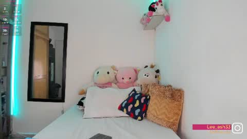 lee_ash online show from August 14, 9:35 am