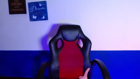leeh online show from July 25, 2:21 pm