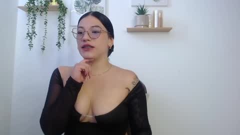 leena_rosee online show from May 25, 5:26 pm