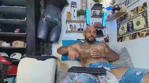leenar_key online show from July 31, 8:03 pm