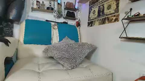leenar_key online show from August 1, 6:14 pm