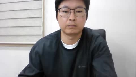 leesu5212 online show from April 8, 10:47 am