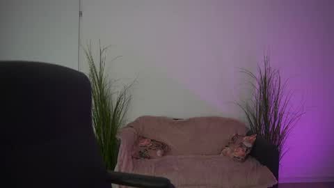 LegallyBlonde18 online show from April 17, 7:34 pm