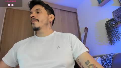 Alejandro online show from August 4, 9:01 pm