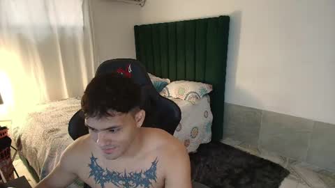  Lei  online show from August 6, 4:17 pm