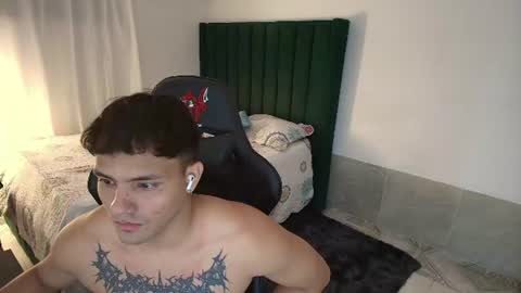 Lei  online show from August 12, 4:48 am
