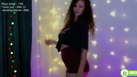 hey Im Leia and I love rock  online show from July 18, 9:05 pm