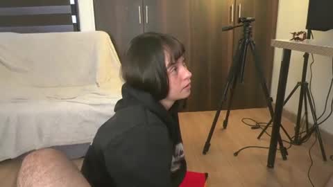 Leah online show from August 13, 6:33 pm