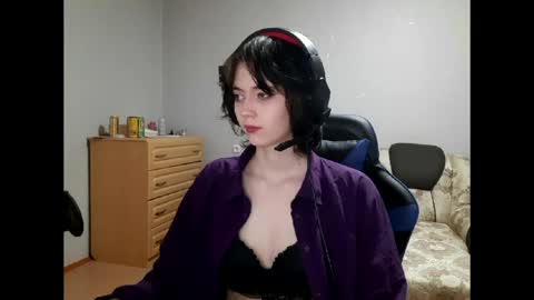 Viola online show from May 21, 1:51 am