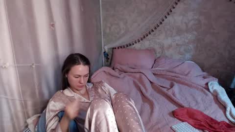 leila_bambi_ online show from August 12, 7:22 am