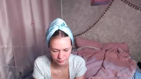 leila_bambi_ online show from August 16, 4:22 pm