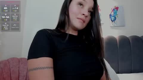 leilacole online show from August 12, 1:46 pm