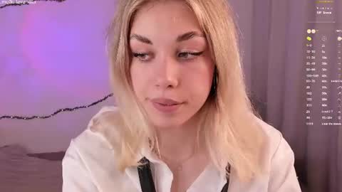 leilalafleur_ online show from August 4, 6:21 am
