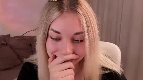 leilalafleur_ online show from August 10, 5:42 am