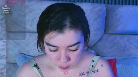 leilapons online show from August 9, 6:09 pm