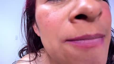 Leila online show from August 6, 1:21 pm