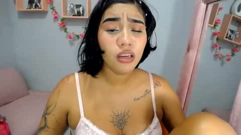 leila online show from August 12, 8:27 am